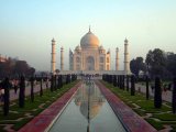 Les jardins du modeste Taj-Mahal