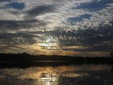 Coucher de soleil en Amazonie colombienne.