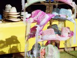Qui veut mes beaux chapeaux ?