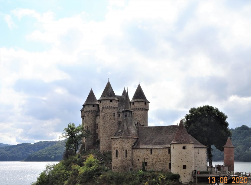 http://www.fou-de-voyage.com/photo/concours/grande/20201200421-les-chateaux.jpg