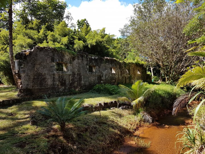 http://www.fou-de-voyage.com/photo/concours/grande/20210144498-zone-abandonnee.jpg